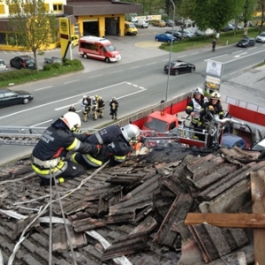 KFZ Werstaette im Brand